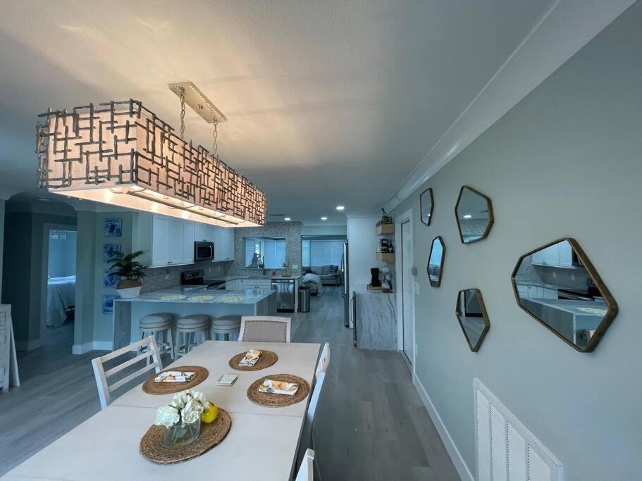 New Dog Paradise - Near The Beach Img & Downtown Брадентън Екстериор снимка